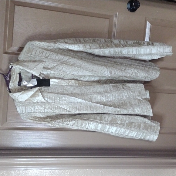 4@30.00 or 20.00 NWOT   Plus Size Blouse by Pleats Collection - Picture 1 of 15